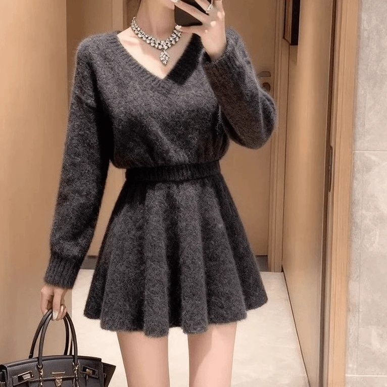 670#秋冬季独特别致V领针织女慵懒收腰显瘦气质毛衣A字中长裙