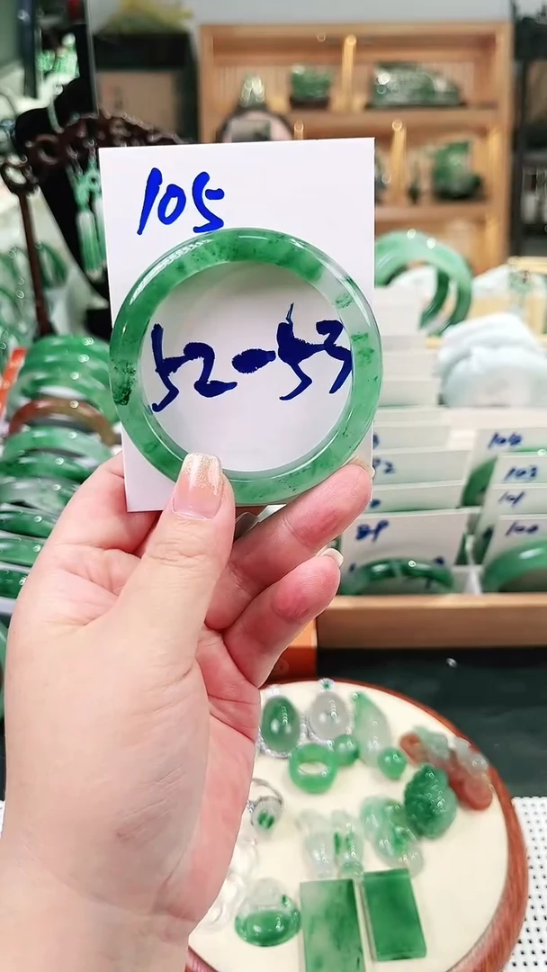 未镶嵌非洲翠石英质玉非洲翠