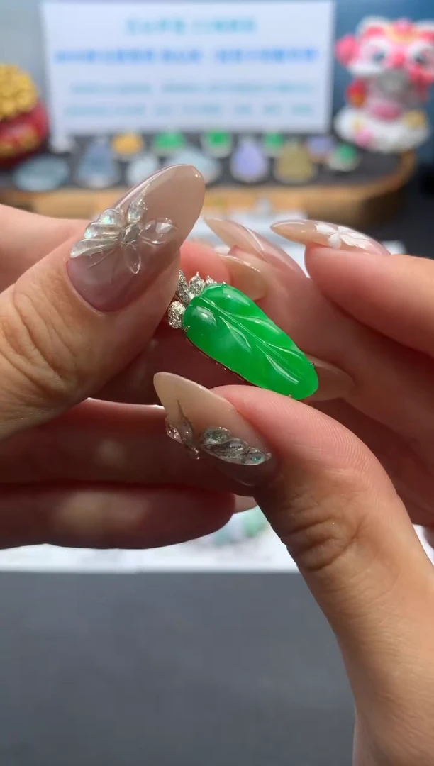 翡翠18K金镶嵌颈饰模式推广期48小时鉴赏期