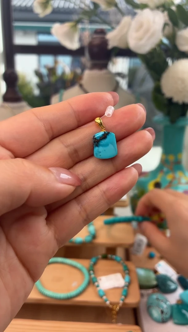 18K金镶嵌绿松石吊坠(不含链)1