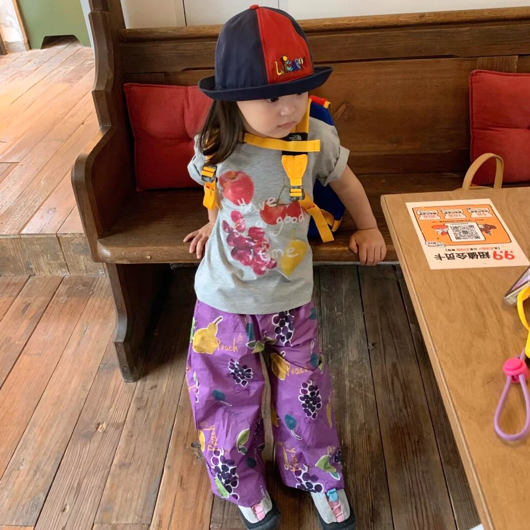 现货夏季韩版童装女童灰色印花短袖T恤满印紫色水果休闲裤套装