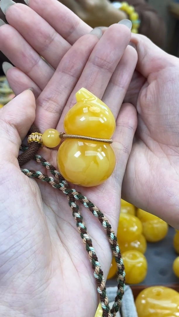 裸石琥珀未镶嵌J77