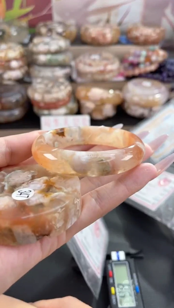 未镶嵌手镯石英质玉54