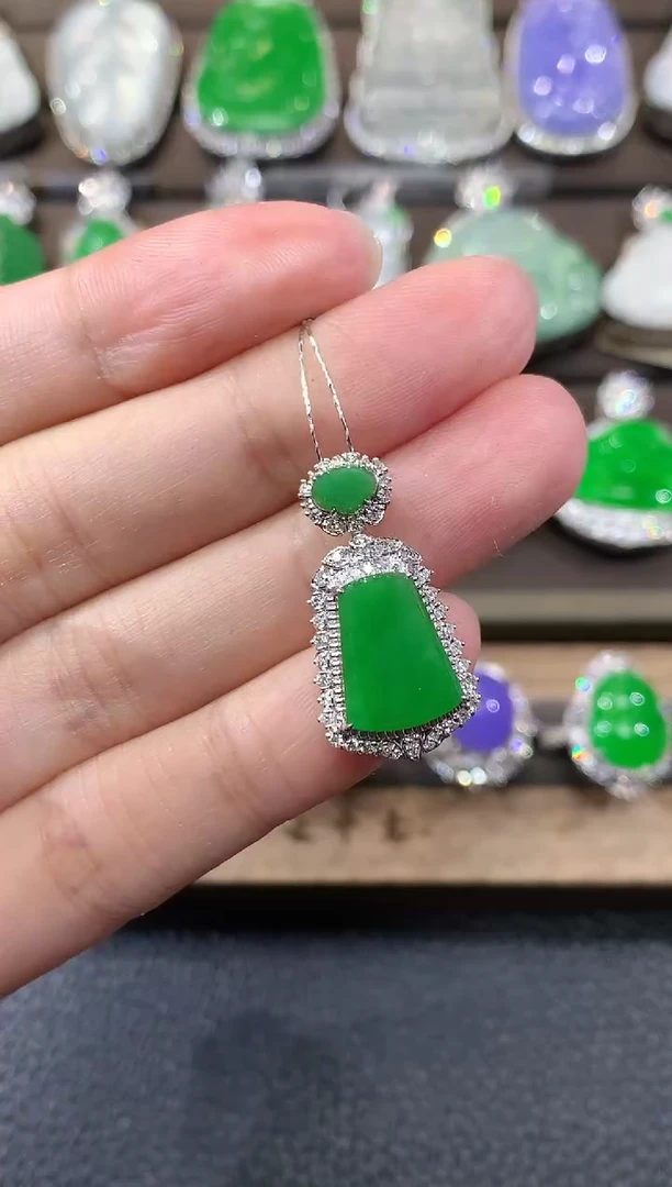 吊坠(不含链)18K金镶嵌翡翠C25