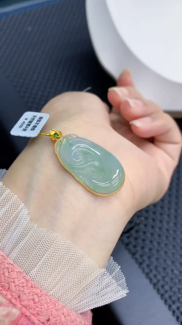 【闪购商品】翡翠颈饰18K金镶嵌            8