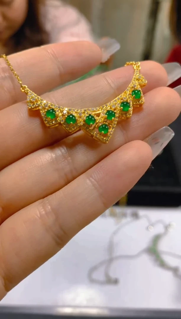 吊坠(赠链)未镶嵌翡翠多样性发一