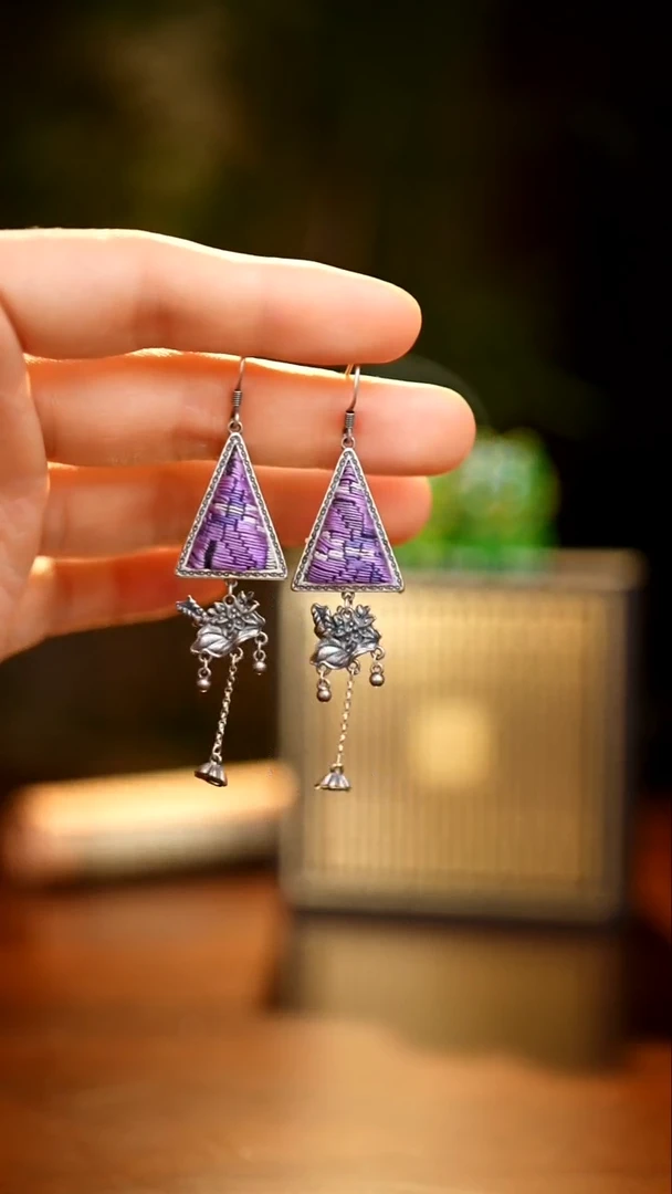 刺绣私人定制苗族手工A11