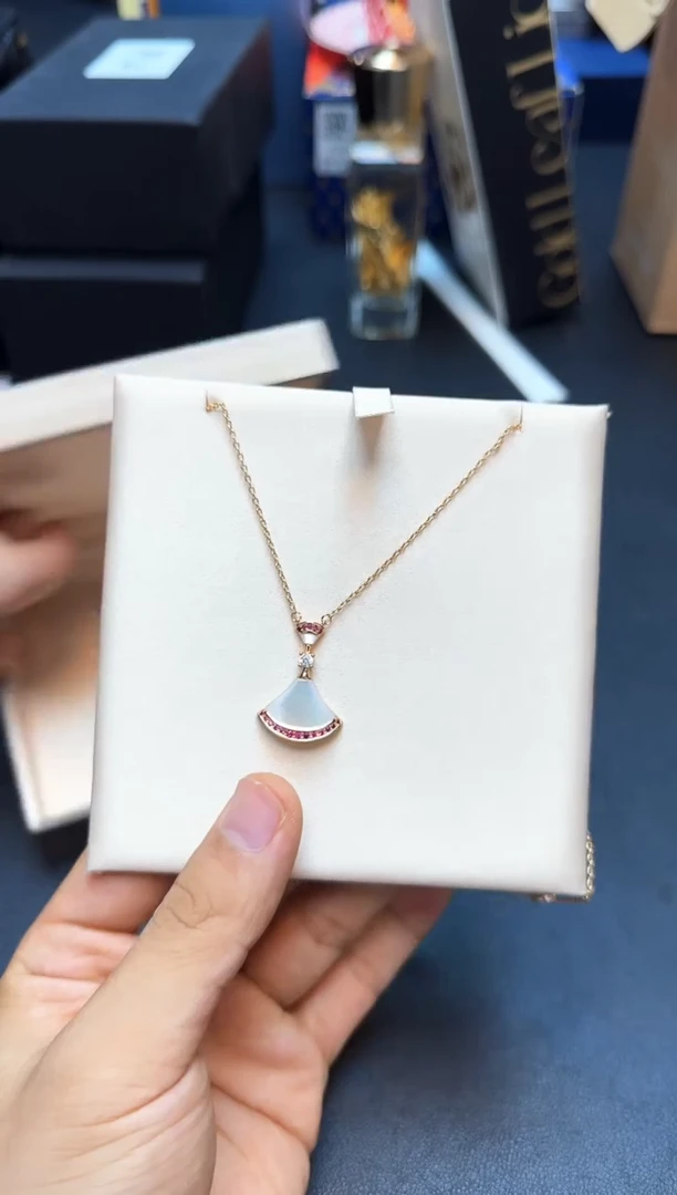 瓷片全新正品一件不留@@WE1322