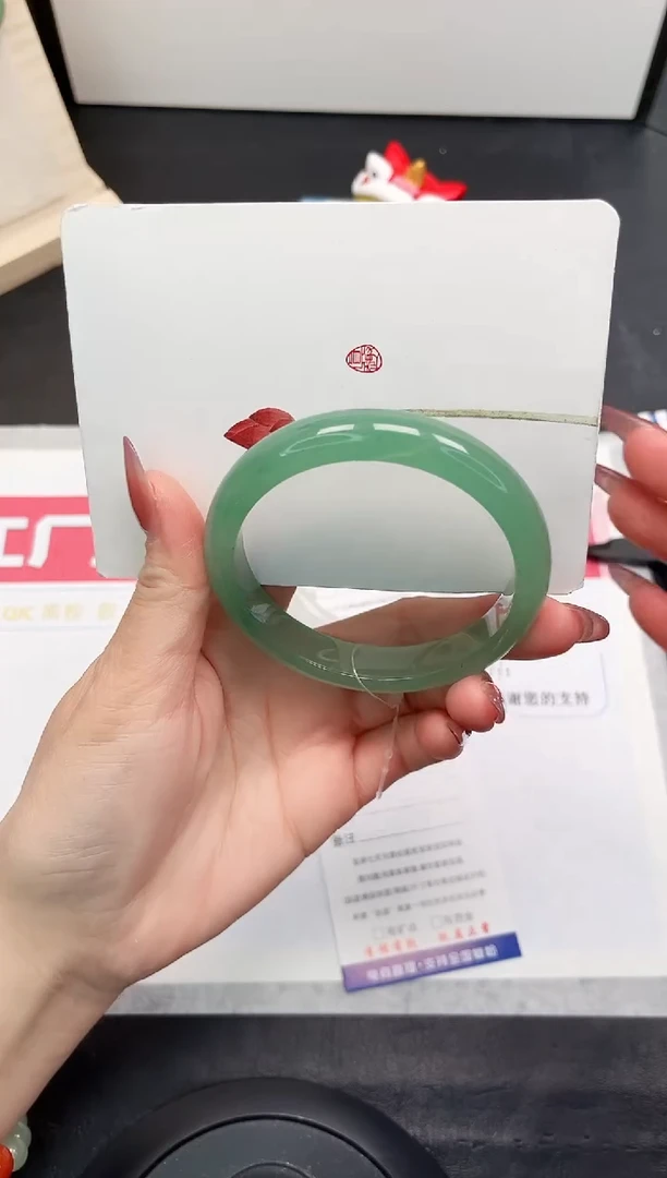 【闪购商品】石英质玉手镯未镶嵌228-60.4