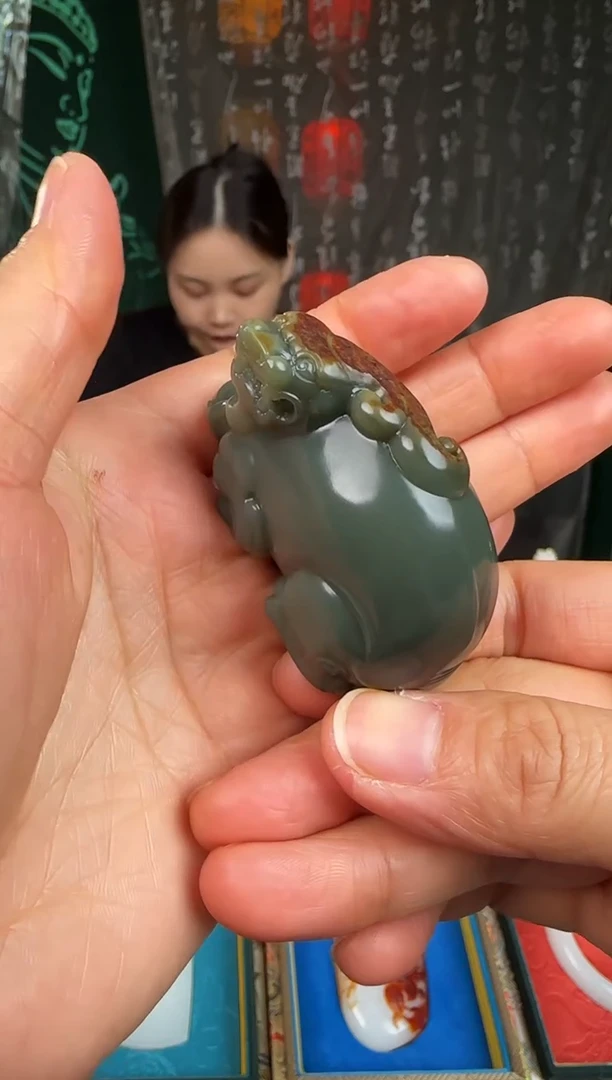 未镶嵌和田玉把件一**加貔貅