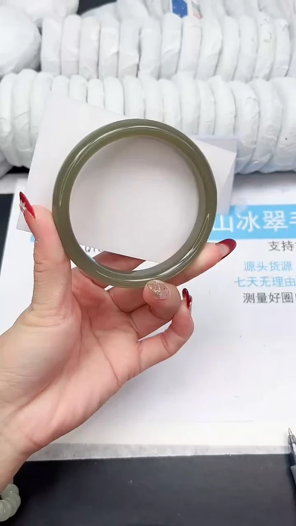 未镶嵌手镯石英质玉111-60.5HSH