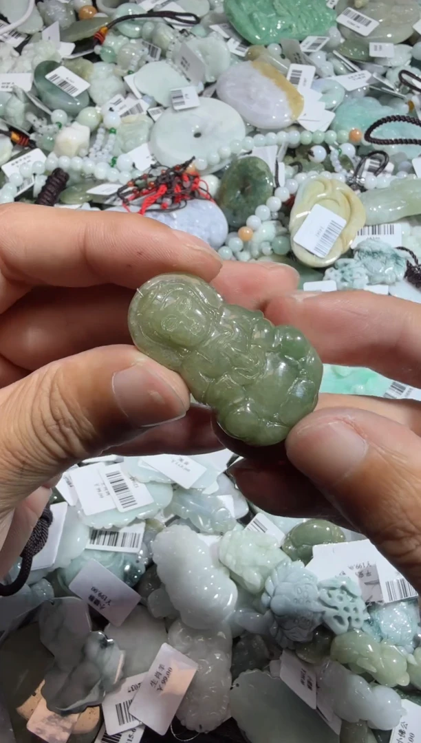 【闪购商品】翡翠颈饰未镶嵌00016359