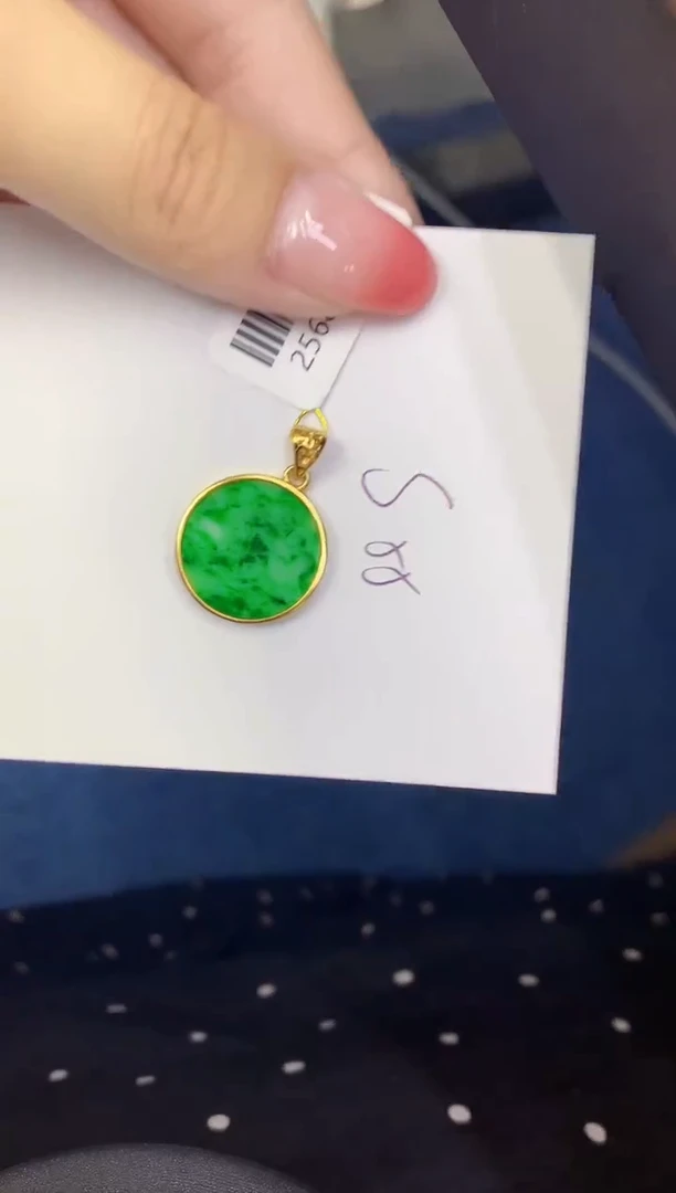 翡翠未镶嵌颈饰缅甸天然翡翠A货