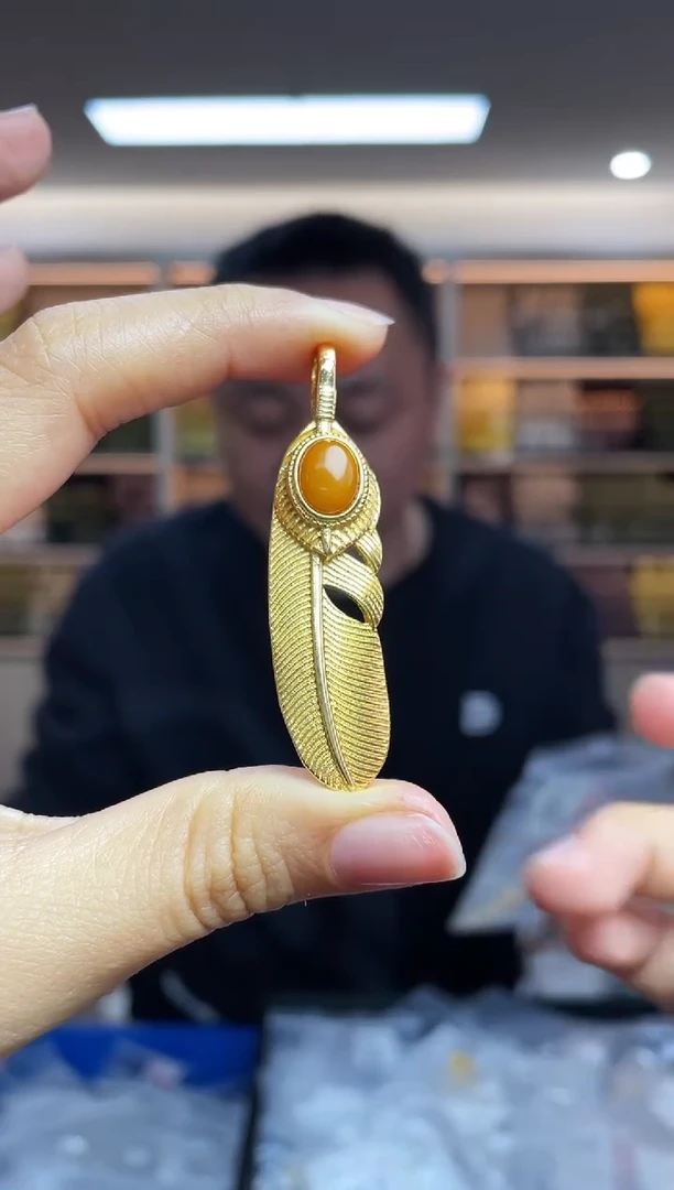 【闪购商品】蜜蜡裸石未镶嵌多样性发一件