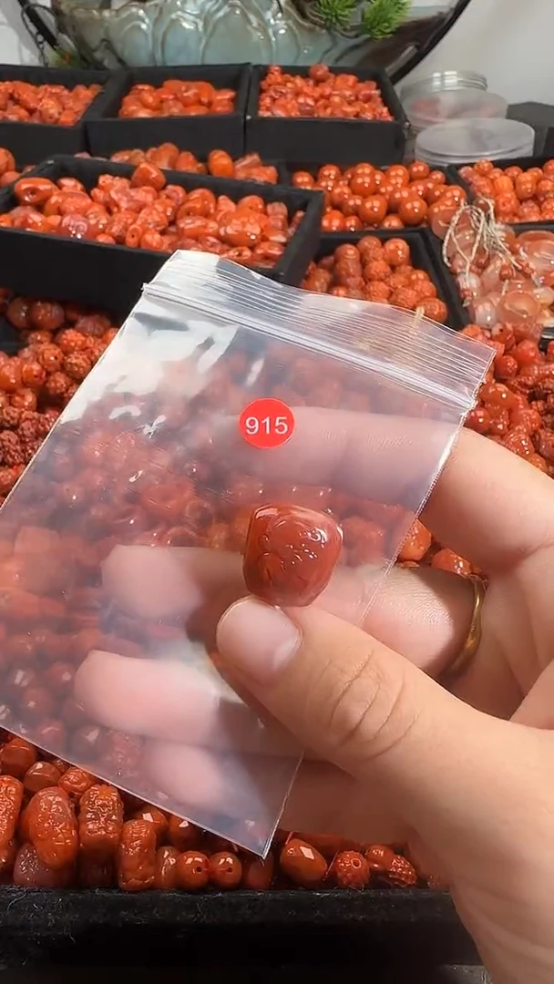 颈饰未镶嵌南红玛瑙1