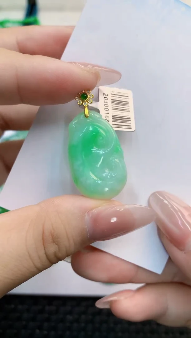 翡翠未镶嵌吊坠(不含链)1