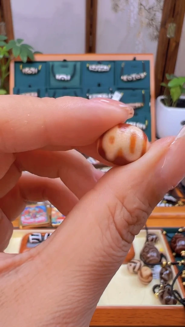 未镶嵌颈饰玛瑙/玉髓（覆膜）56.(微瑕)