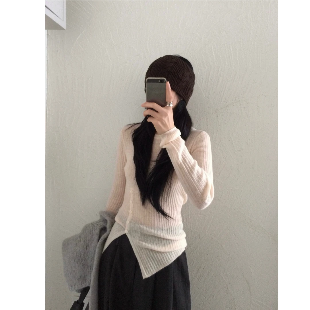 十三行OLIVE-冬季福秒圆领修身显瘦马海毛打底衫#M011