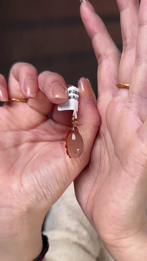 南红玛瑙18K金镶嵌吊坠(不含链)南红冰飘福瓜镶18K金