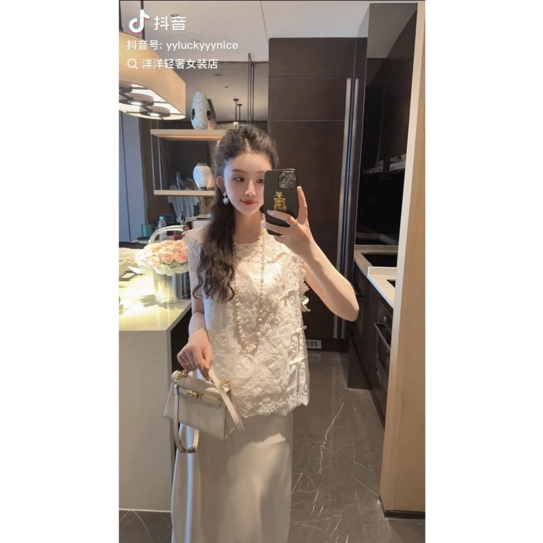 洋洋优选-夏季新款中式斜盘扣刺绣蕾丝无袖背心马甲开衫女YY71607