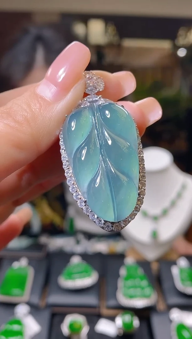 【闪购商品】翡翠吊坠(不含链)未镶嵌翡翠吊坠