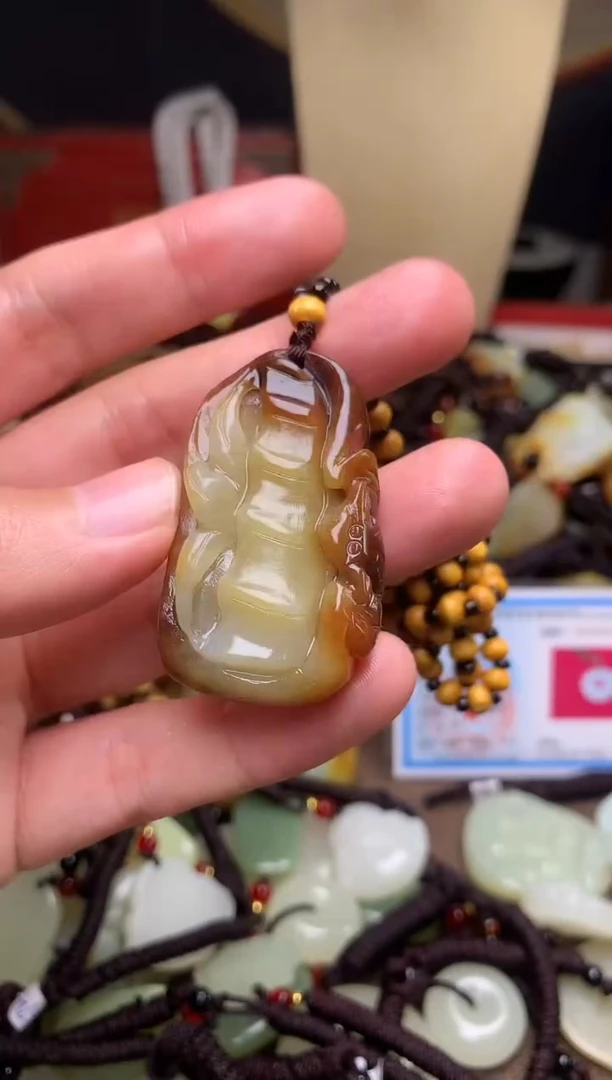 颈饰未镶嵌和田玉新疆料青海料清水和田玉吊坠