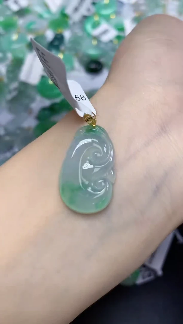 翡翠18K金镶嵌颈饰天然缅甸翡翠A货