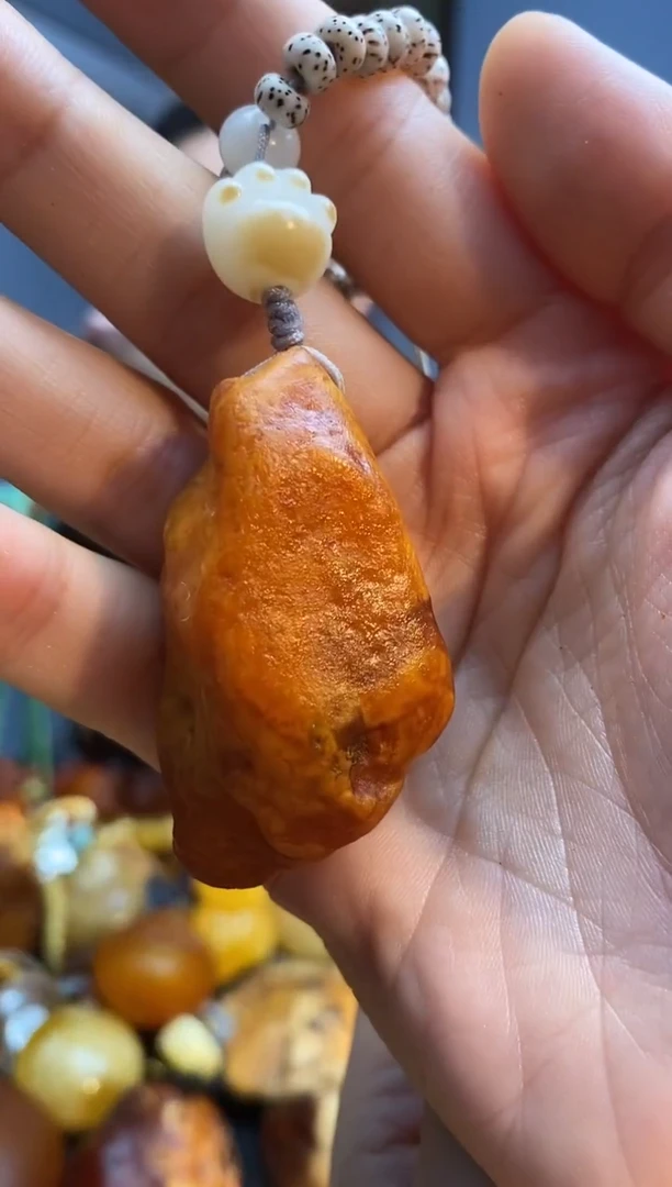 琥珀颈饰未镶嵌吊坠