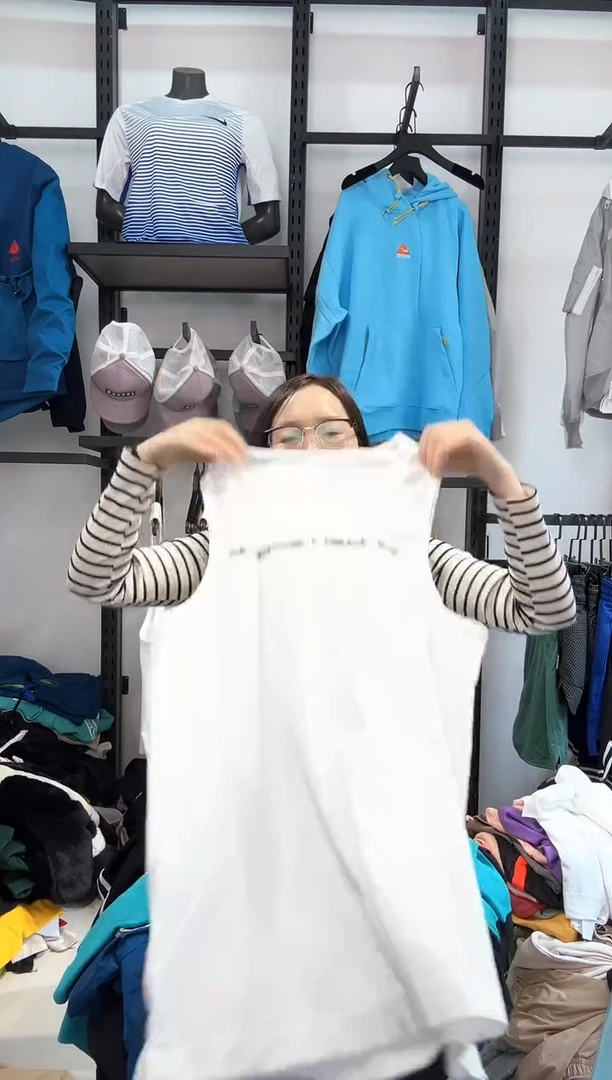 2445  编码  耐克卫衣服饰瑕疵款过款为准 尺码