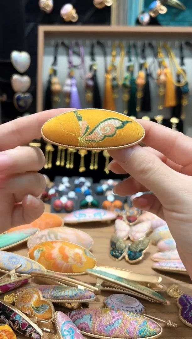 【闪购商品】【孤品车3.4】金橘色蝶恋花椭圆弹簧夹