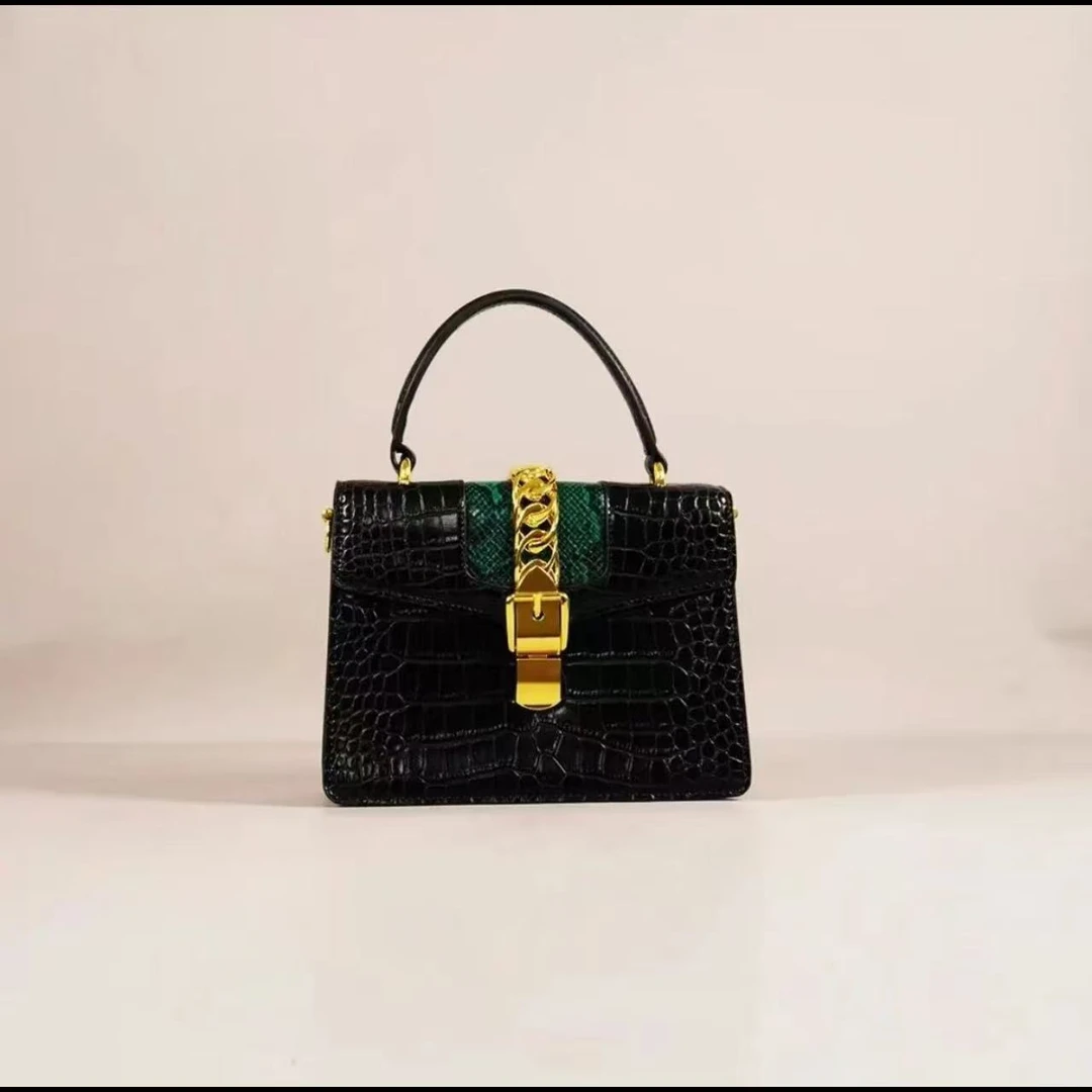 A时尚大气经典黑色手提包高奢A630