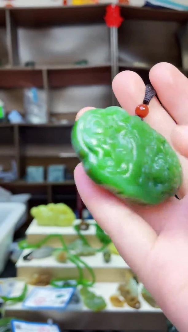 和田玉未镶嵌颈饰1