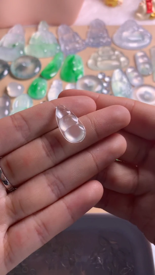 翡翠未镶嵌颈饰天然缅甸翡翠A货豆子