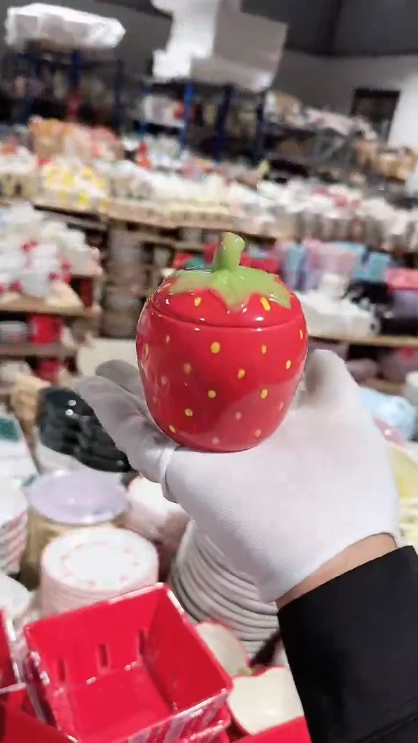 陶瓷草莓罐子微瑕 凑满20元包邮