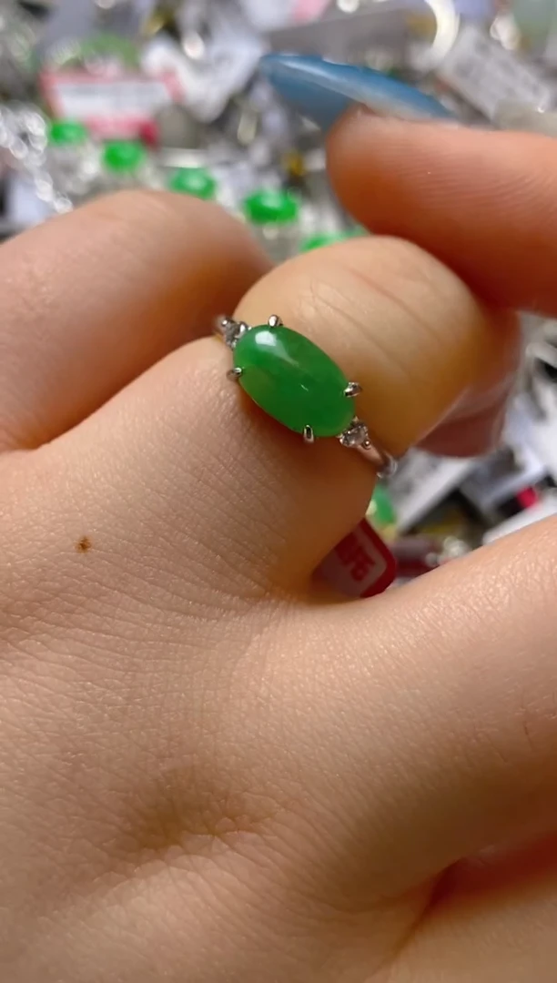 银S925镶嵌戒指翡翠百内无证书