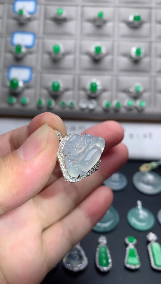 颈饰18K金镶嵌翡翠翡翠