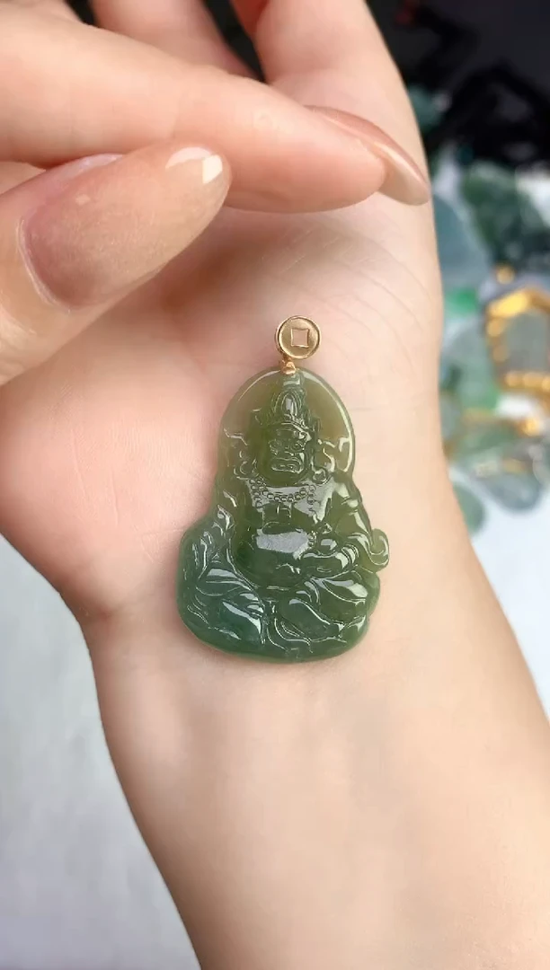 颈饰18K金镶嵌翡翠25110801