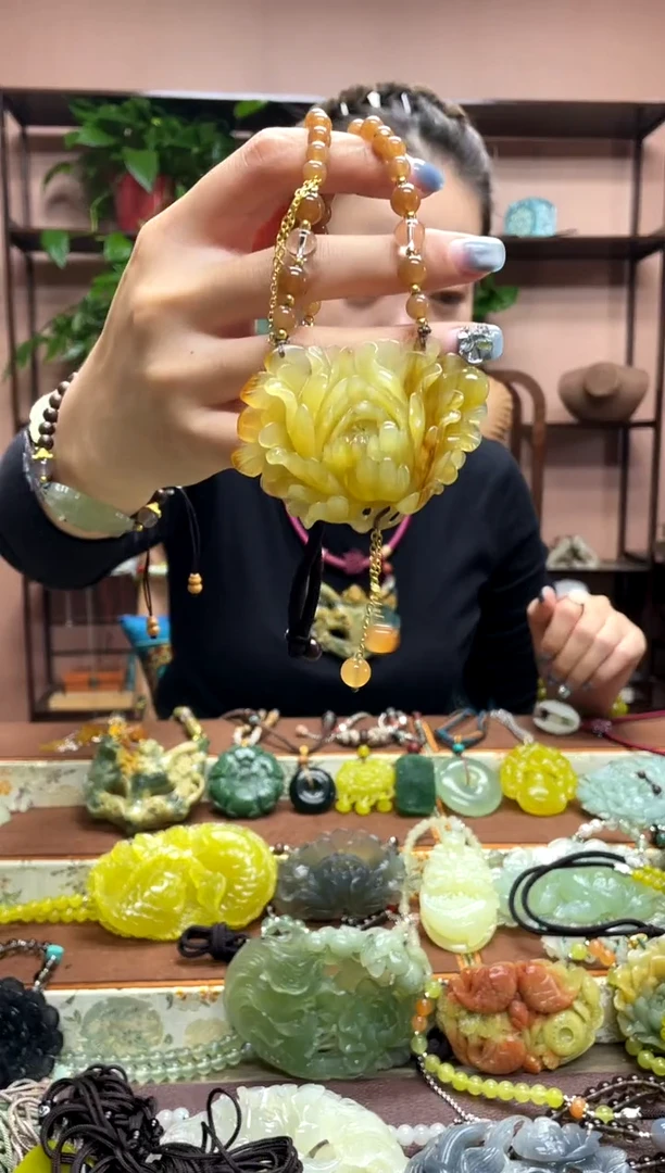 未镶嵌岫玉吊坠·