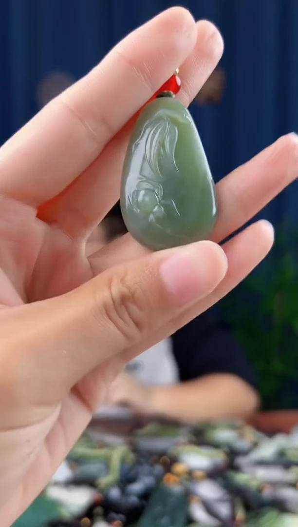 未镶嵌和田玉挂件拍一发一，