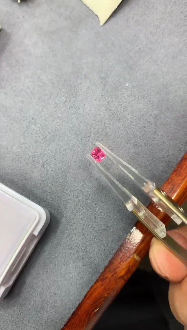 裸石尖晶石0.55ct 20