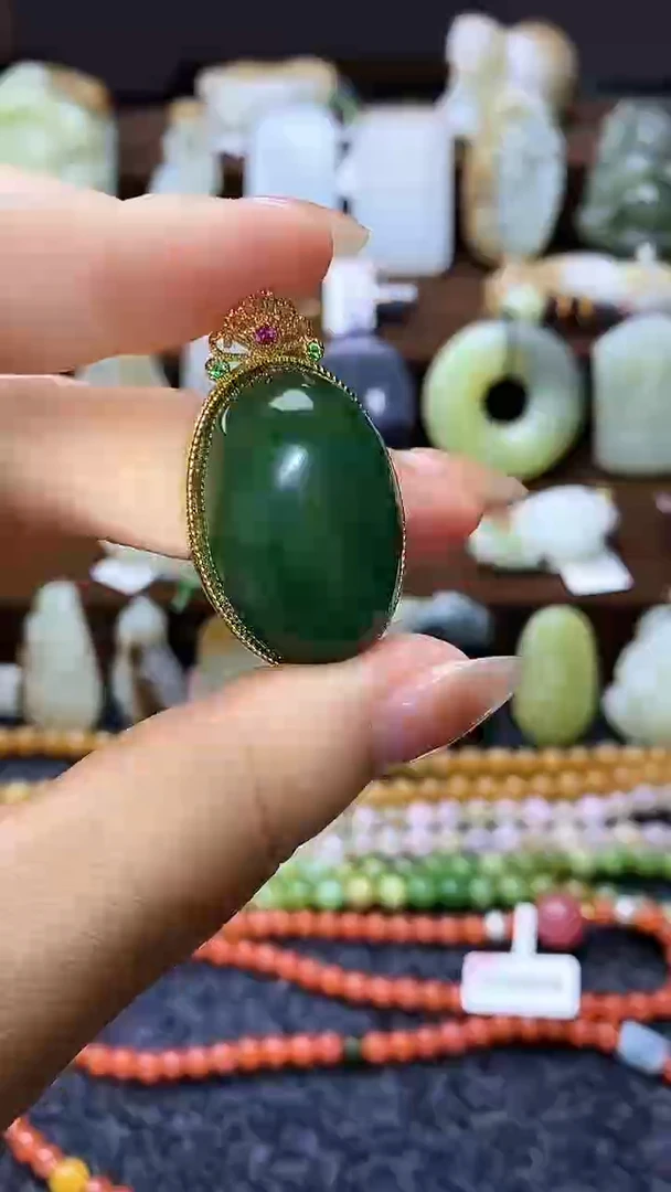 和田玉未镶嵌吊坠(不含链)1