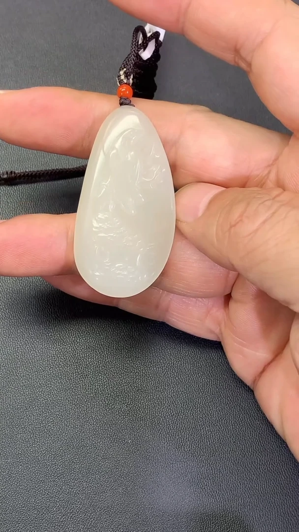 颈饰未镶嵌和田玉白玉雄鹰吊坠