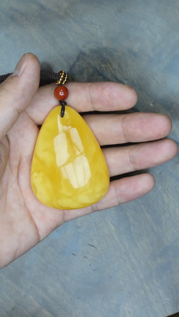 【闪购商品】琥珀裸石未镶嵌老蜡水滴吊坠