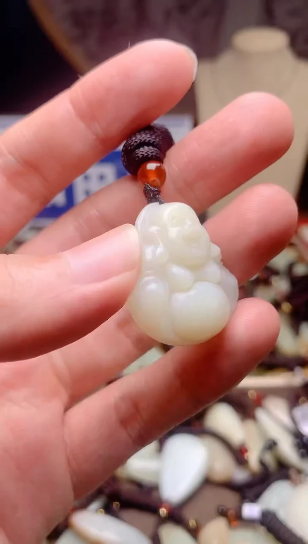 和田玉未镶嵌颈饰1