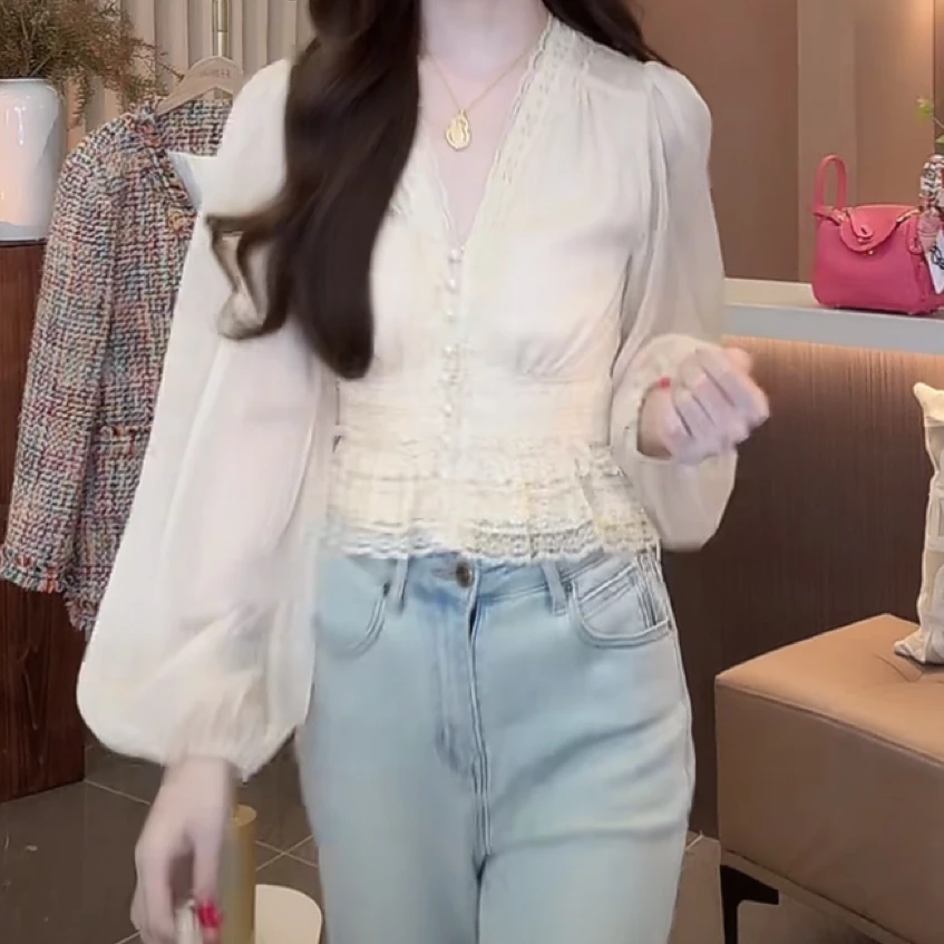 拼接下摆蕾丝衬衫2025春季新款法式高级感设计感气质减龄别致衬衣