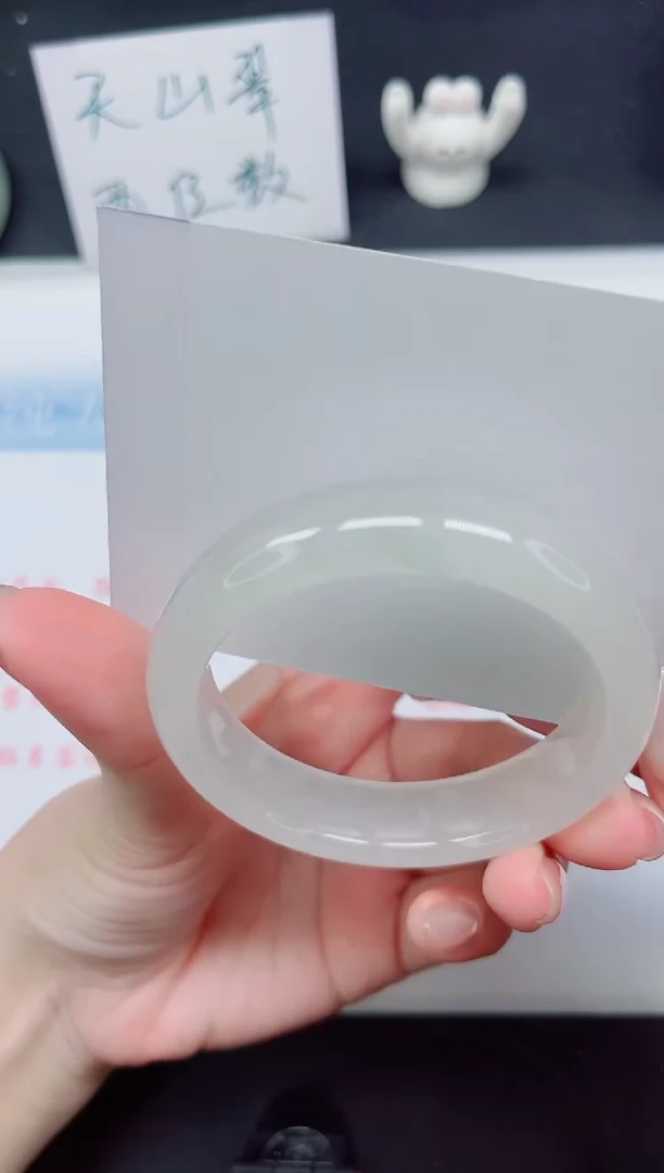 【闪购商品】石英质玉手镯未镶嵌136-52.9