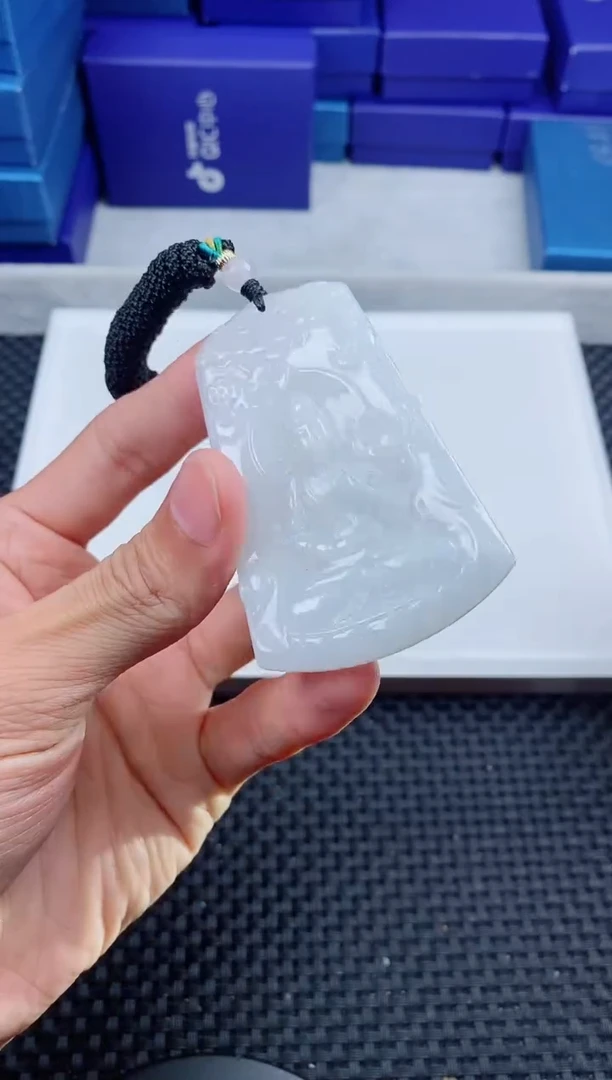 翡翠未镶嵌颈饰111111111