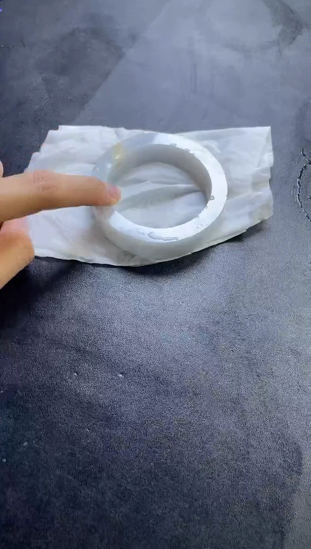 未镶嵌手镯定制翡翠手镯