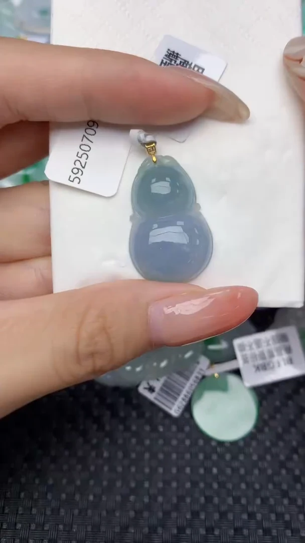 翡翠18K金镶嵌颈饰 天然翡翠a货