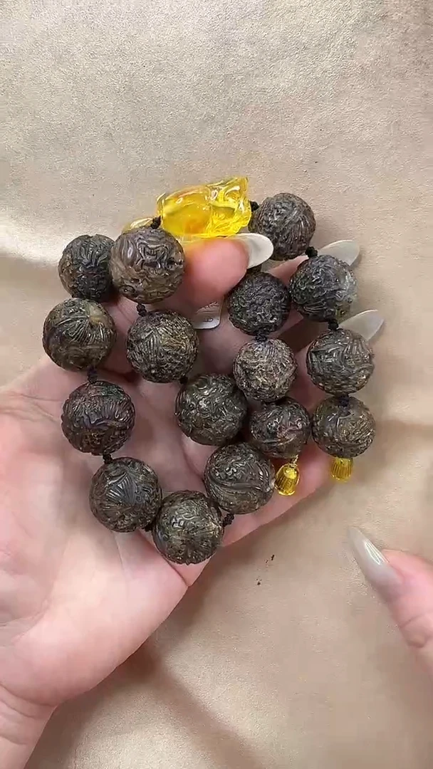 琥珀颈饰未镶嵌项链